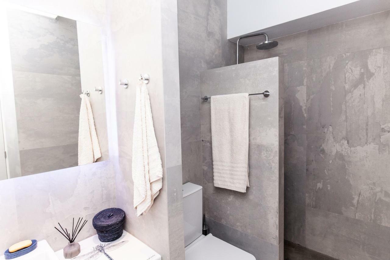 Sweet Suite Flora In Vouliagmeni Atenas Exterior foto