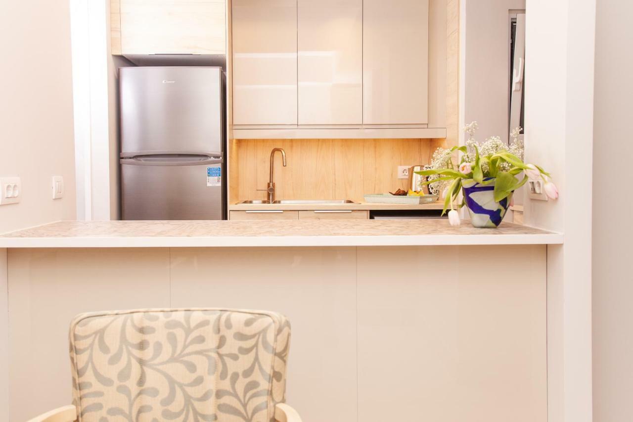 Sweet Suite Flora In Vouliagmeni Atenas Exterior foto